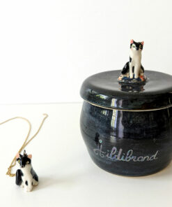 Hildibrand - Urn and Pendant