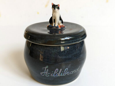 Hildibrand - Urn and Pendant - Image 3