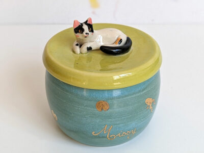 Memorial Urn - Missy - Image 3
