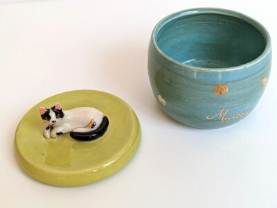 Memorial Urn - Missy - Image 5