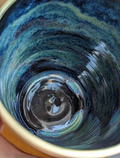 Mug, bowl and figurines - Image 18