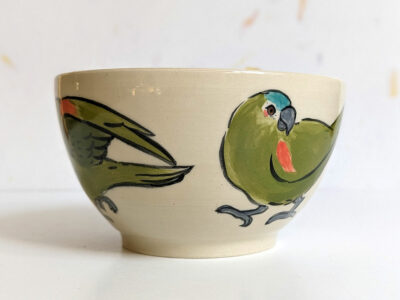 Mug, bowl and figurines - Image 27
