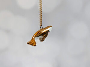 cute whale pendant gold