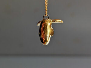 cute whale pendant gold