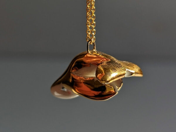 cute whale pendant gold