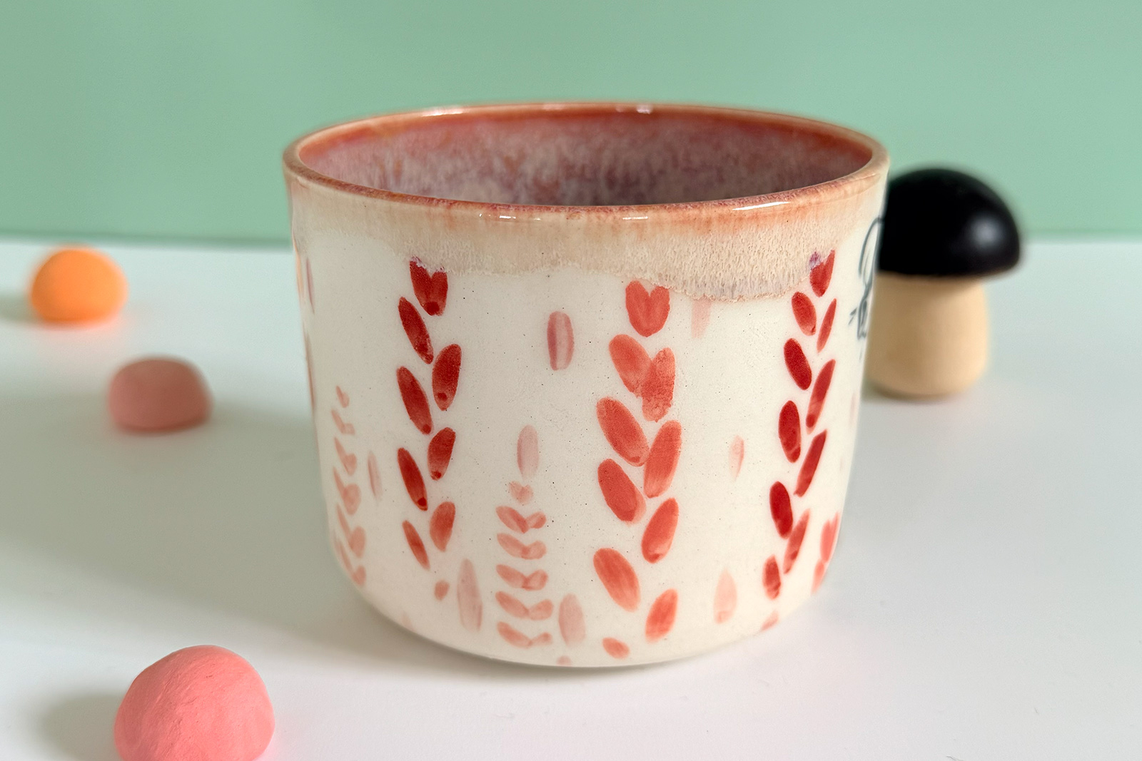 Alternative view of Coupe - Poney Rose