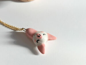 une adorable chauve souris blanche et rose pour la saint valentin