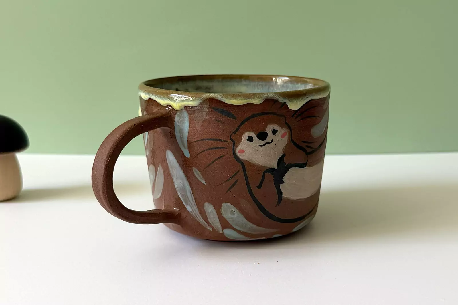 Alternative view of Mug : Otter Couple