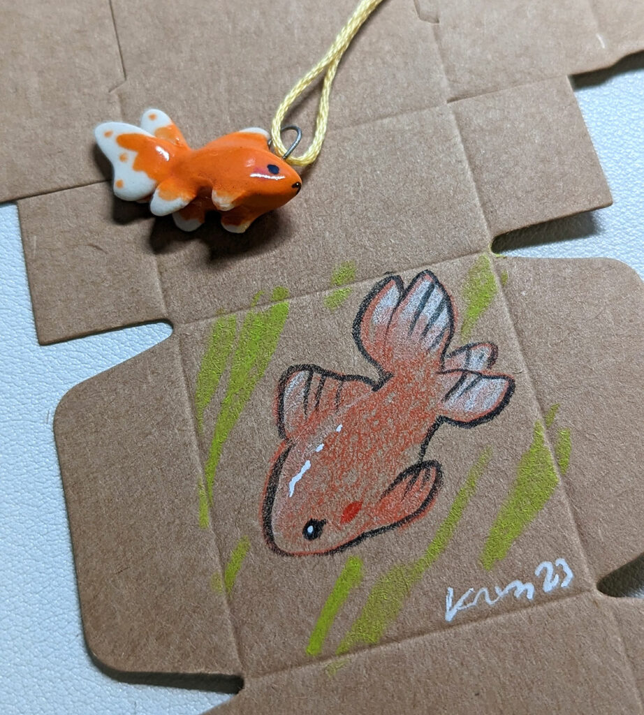 gold fish pendant box