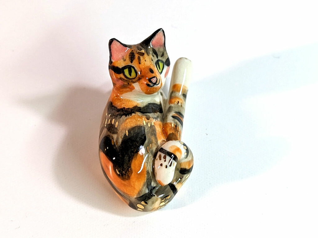 custom cat figurine calido