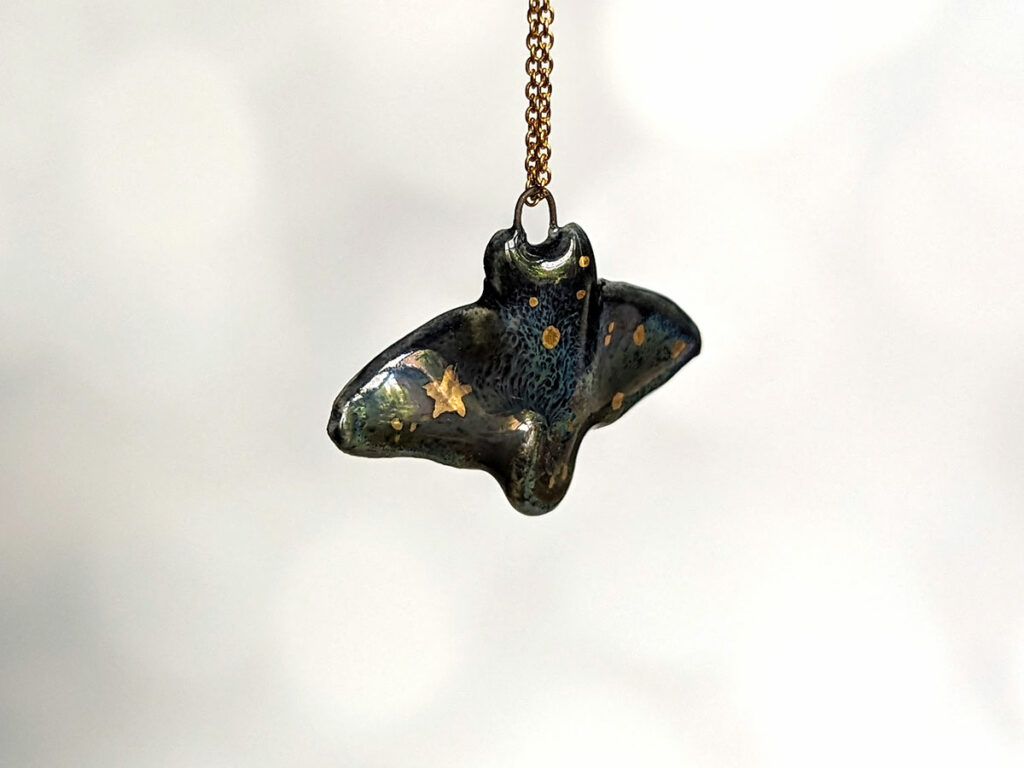 manta ray pendant
