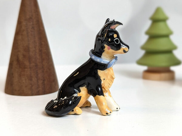 chihuahua papillion figurine