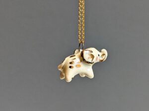 pendant elephant porcelain gold