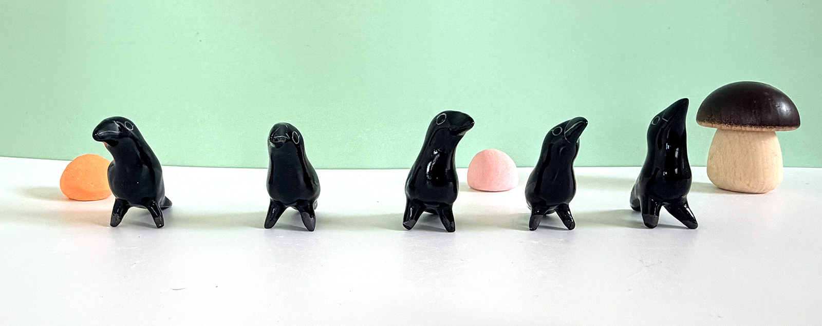 Alternative view of Compagnon de thé - Corbeau