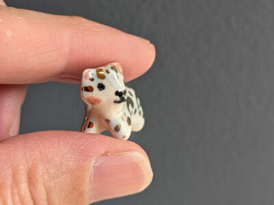 Pendentif Panthère Porcelaine et Or - Mini – Image 2