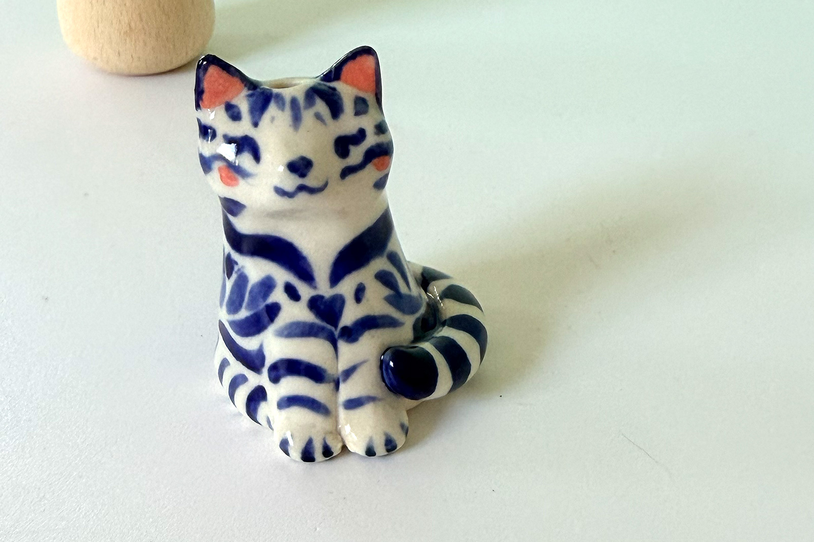Figurine - Whiskers Vase - Cat