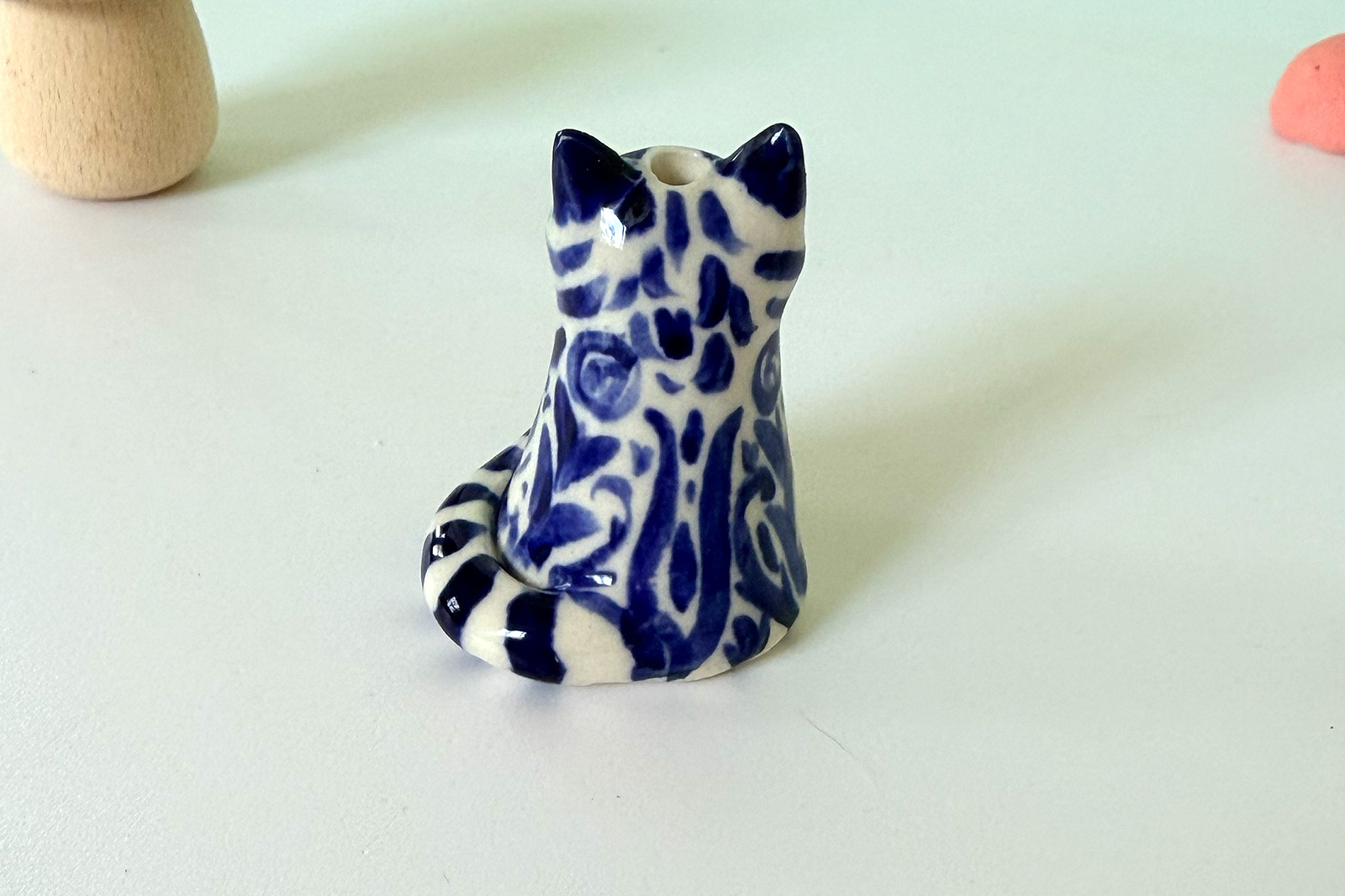 Alternative view of Figurine - Whiskers Vase - Cat