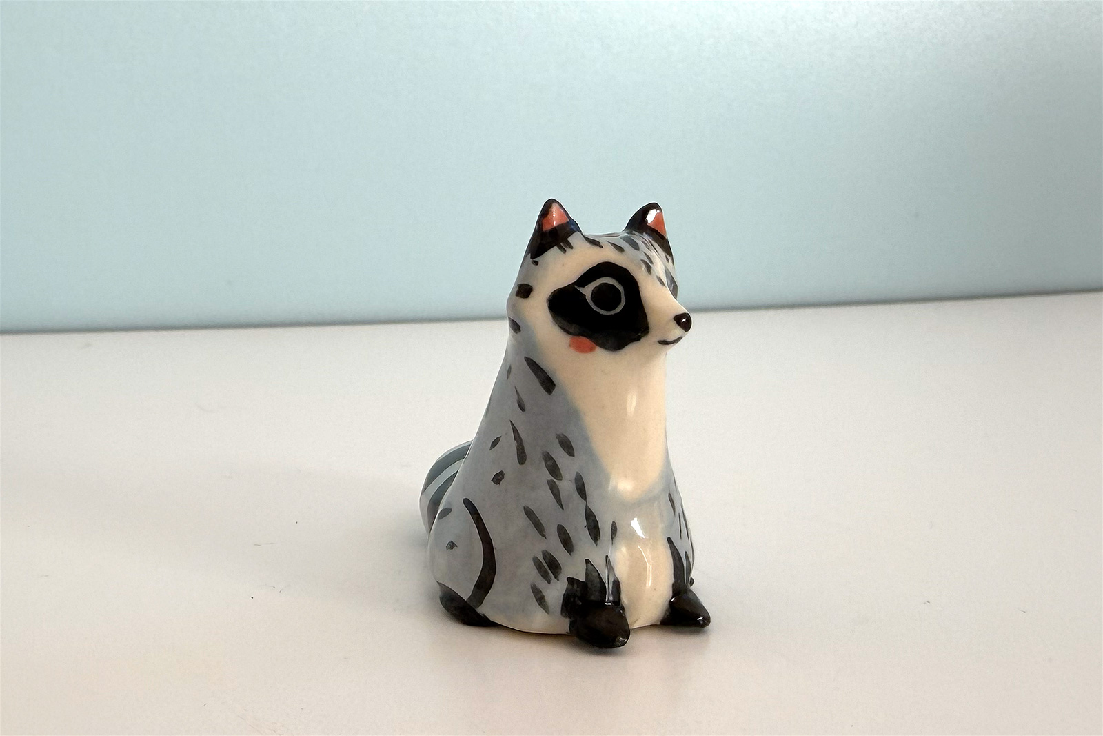 Figurine - Whiskers Vase - Raccoon