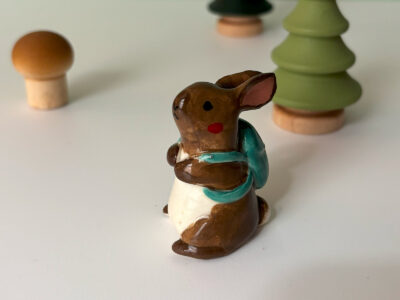 Figurine - Backpack Bunny - Image 3