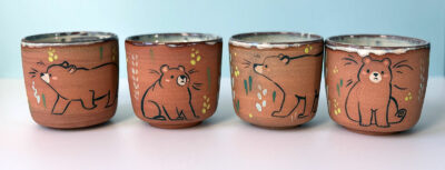 adorables tasses faites a la main au Québec par Kness, grès rouges illustrés avec des ours mignons