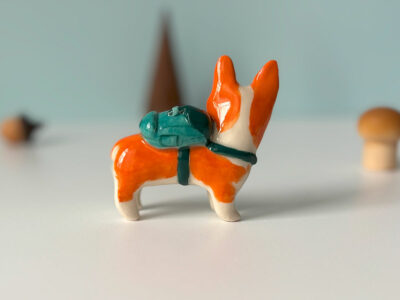 Figurine - Backpacking Corgi - Image 3