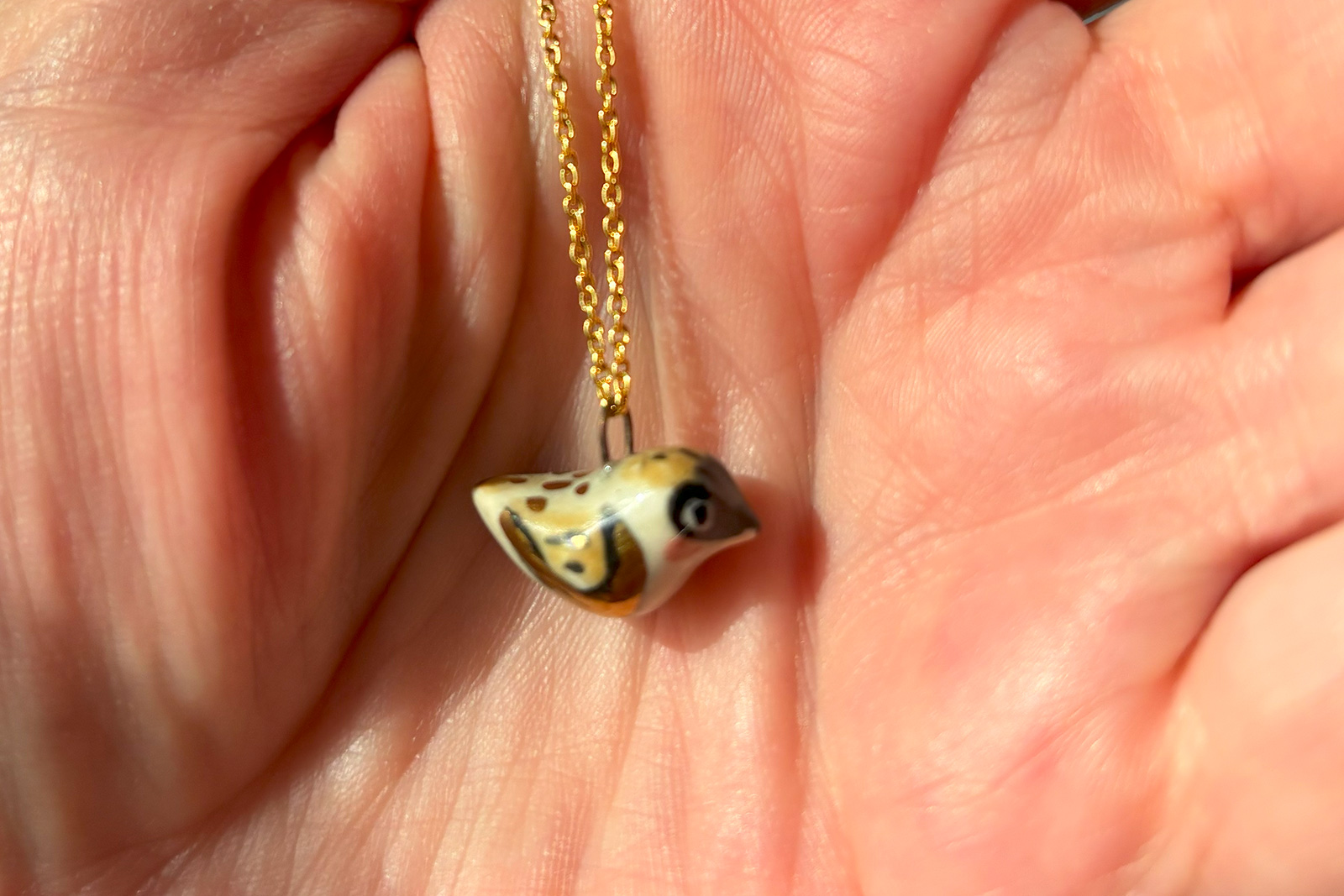 Alternative view of Pendentif - Moineau et Or