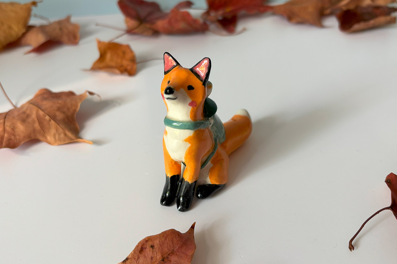 Figurine - Hiking Red Fox With a Passenger - Image 7