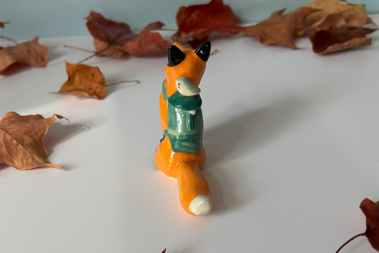 Figurine - Hiking Red Fox With a Passenger - Image 4
