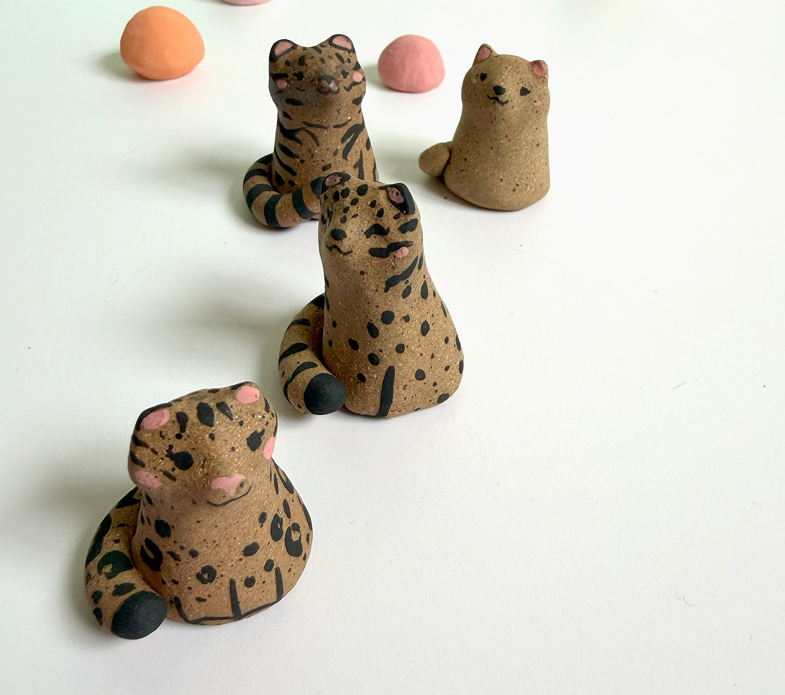 Alternative view of Figurine - Ami du Thé - Grès