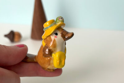 Figurine - Hiking Platypus - Image 4