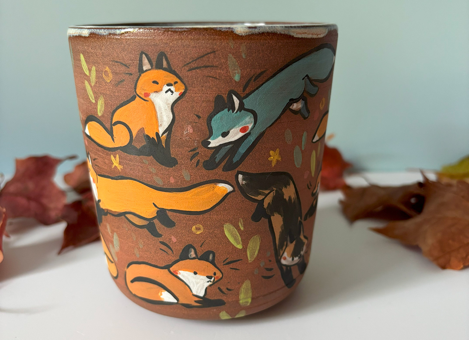 Alternative view of Tasse Rouge : Plein de Renards
