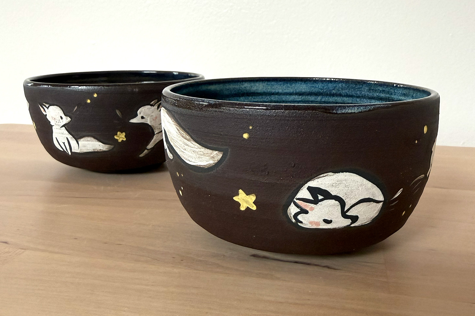 Alternative view of Small Dish - White Foxes