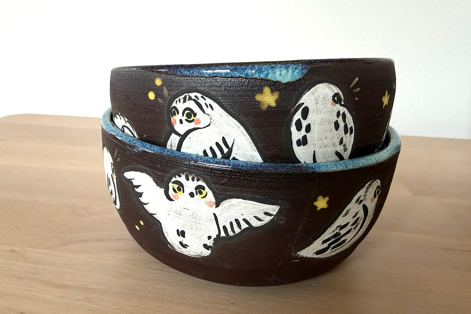 Alternative view of Small Dish - White Owls