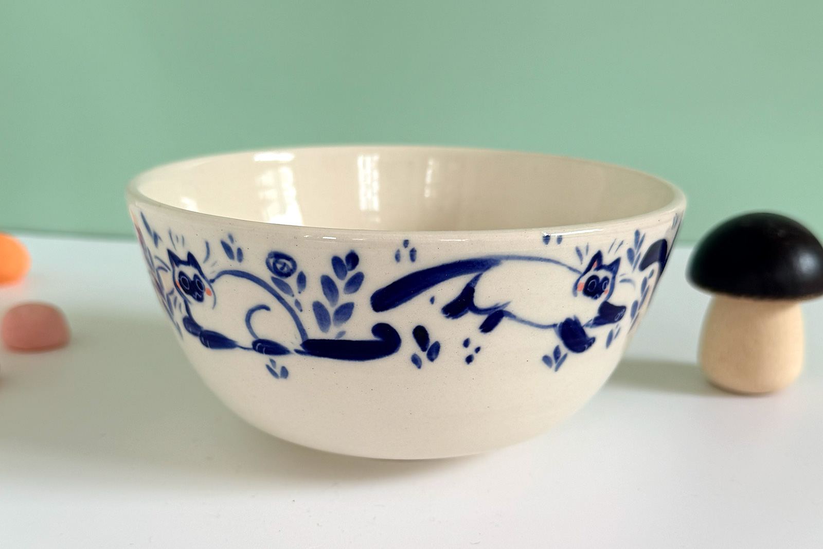Alternative view of Bowl - Blue Cats