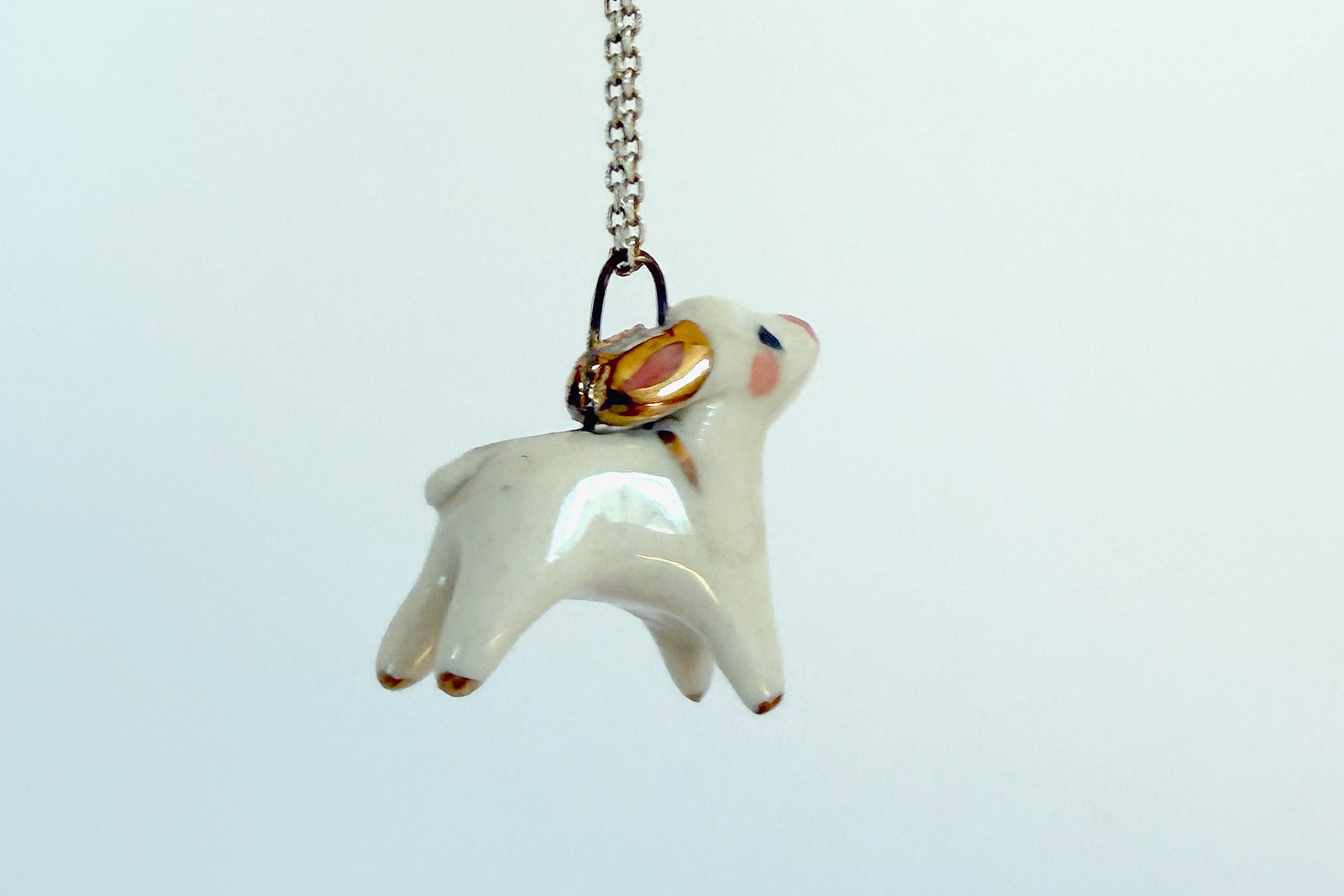 Alternative view of Pendentif - Âne Blanc