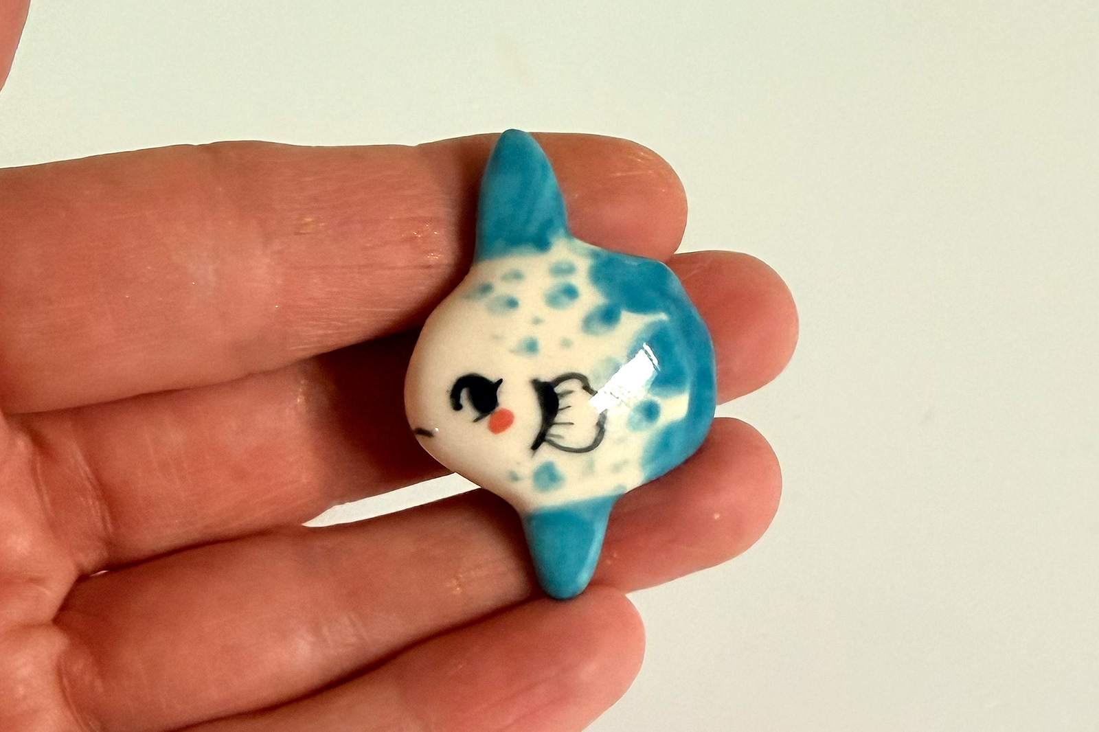 Alternative view of Porcelain Fridge Magnet