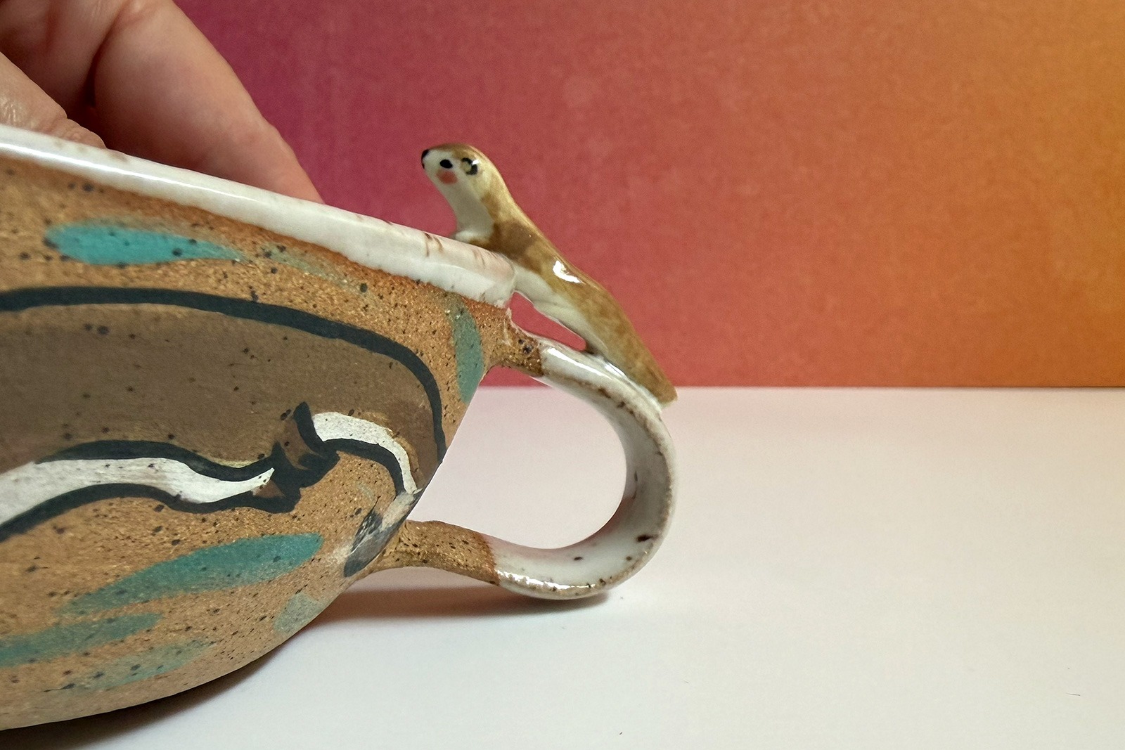 Alternative view of Tasse a thé - Sculptée - Loutres