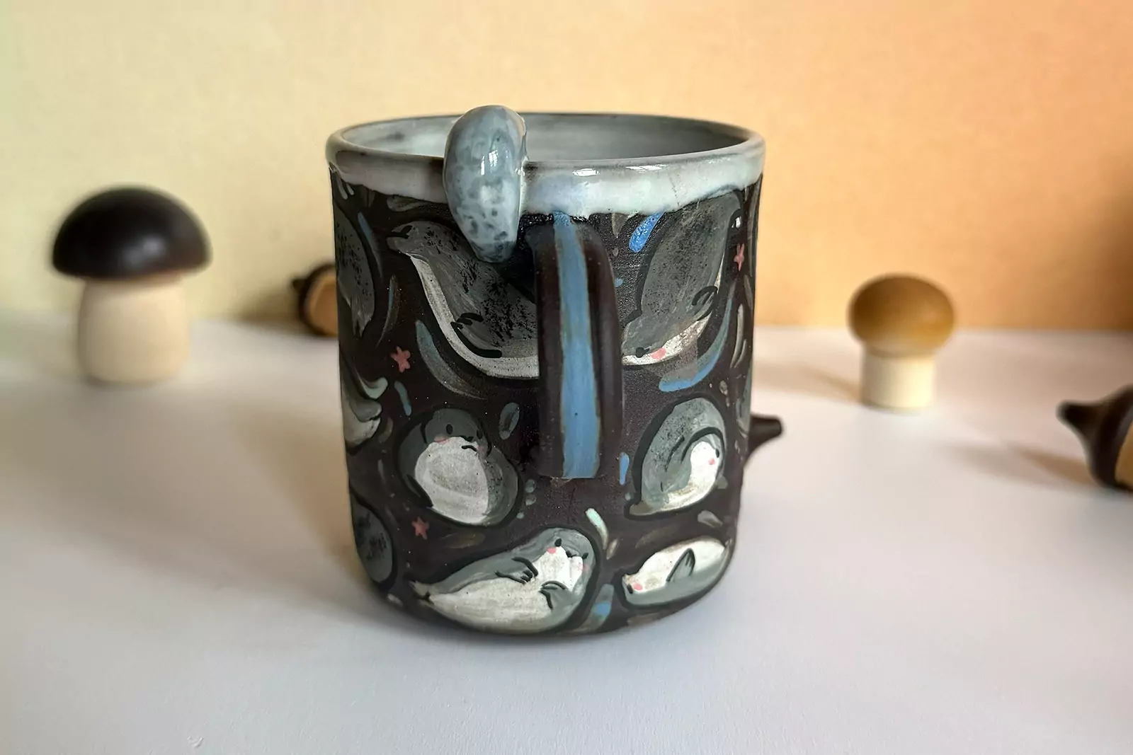 Sculpted Mug - Many Seals - Black - Image 2