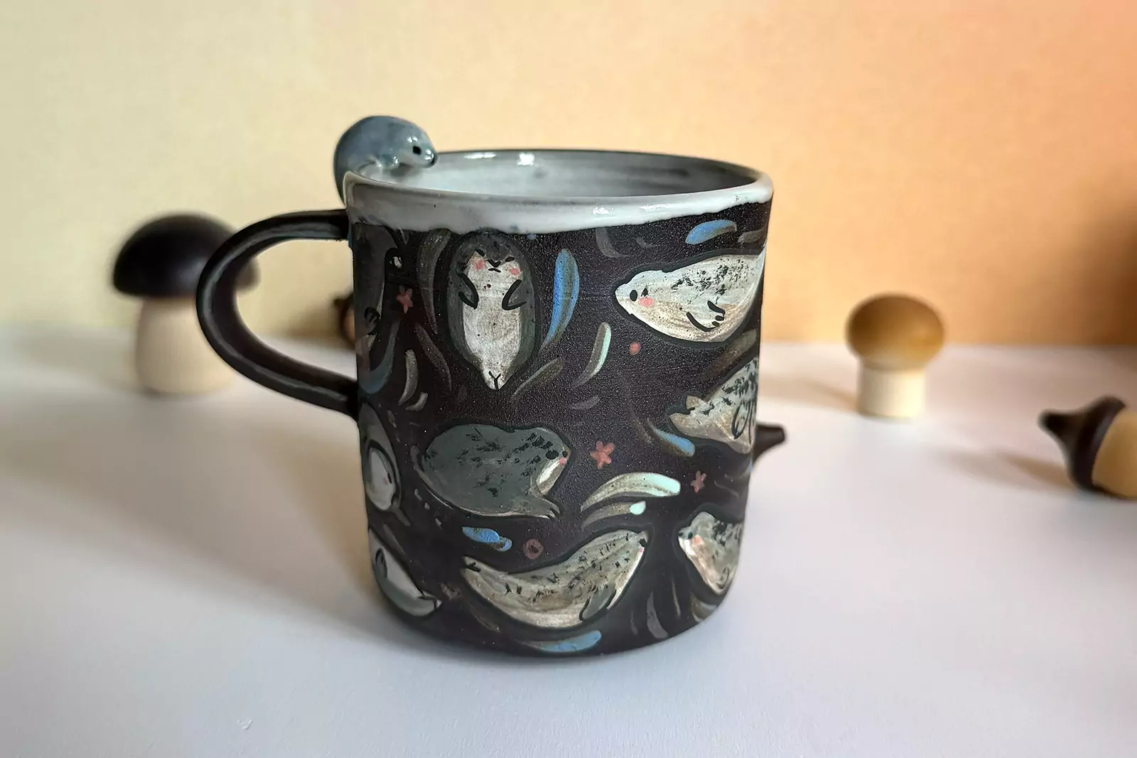 Sculpted Mug - Many Seals - Black - Image 5