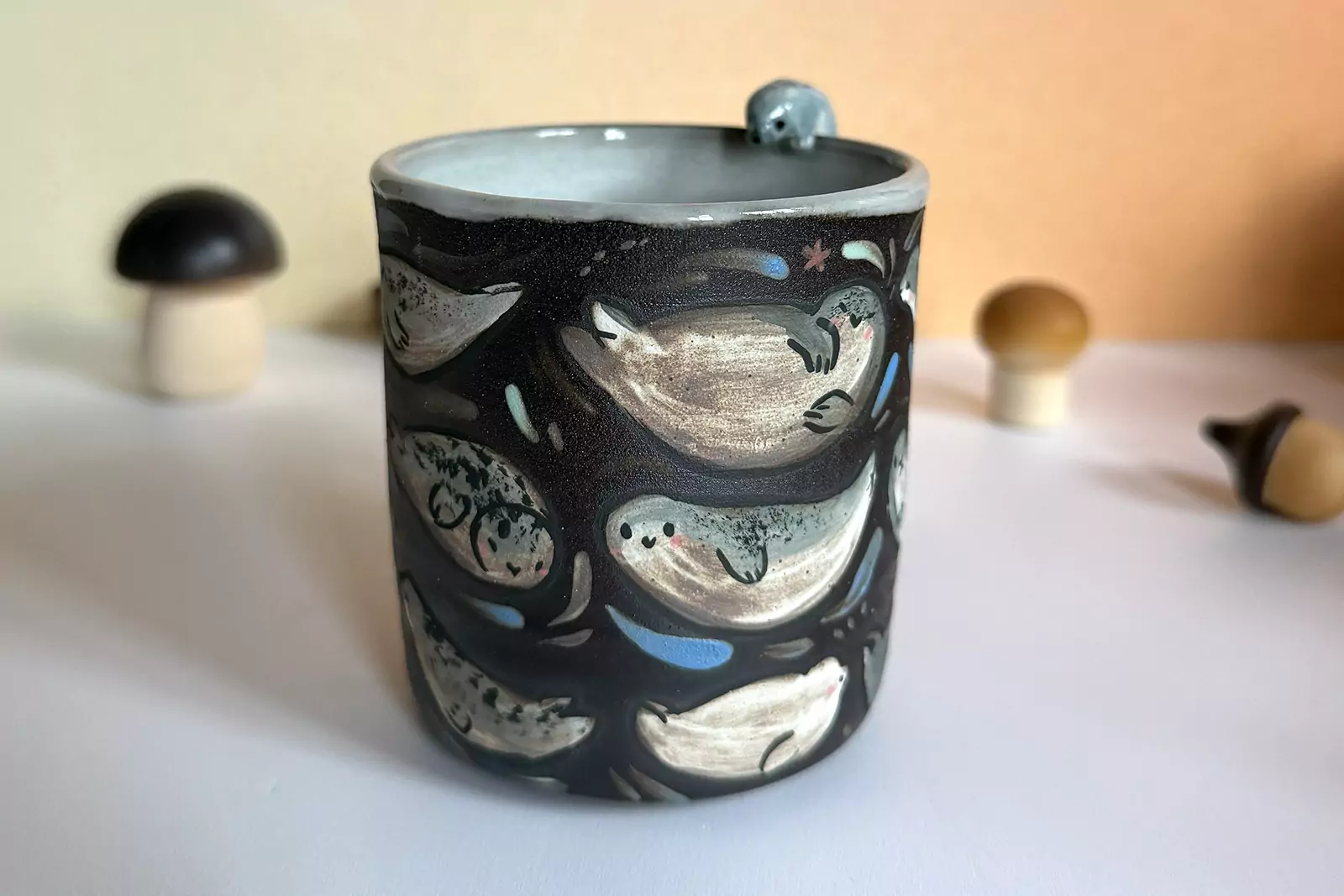 Sculpted Mug - Many Seals - Black - Image 4